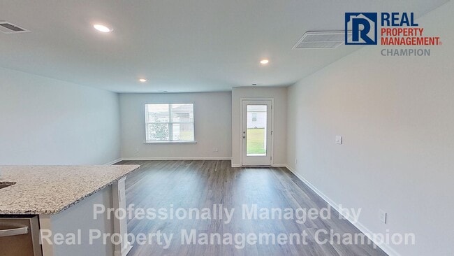 Photo - Like New 3 BD/2.5 BA Townhouse w/Open Floorplan and Attached Garage