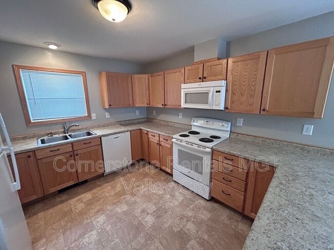 Photo - 545 4th Ave SW