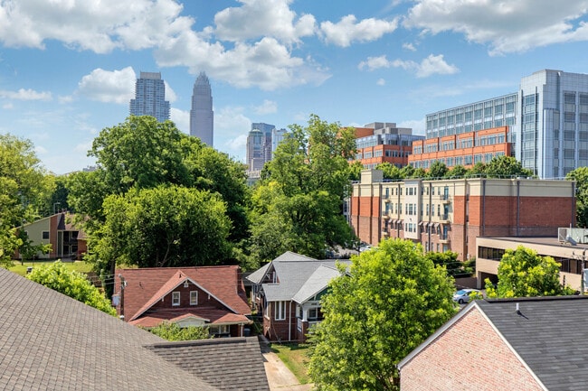 Crest Gateway Apartments
