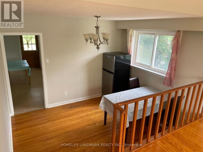 Photo - 1245 Shamir Crescent