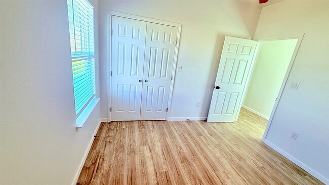 Photo - 7014-5914 02