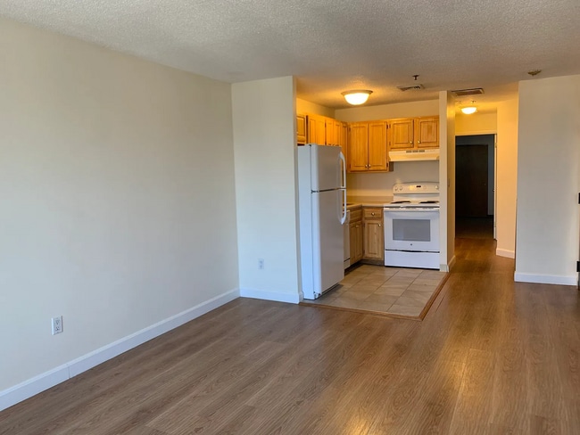Building Photo - 1126 Boylston St Unit 303