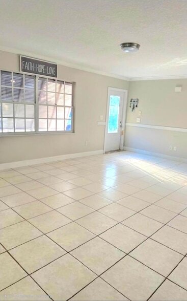 Photo - 1813 SE Balleto St