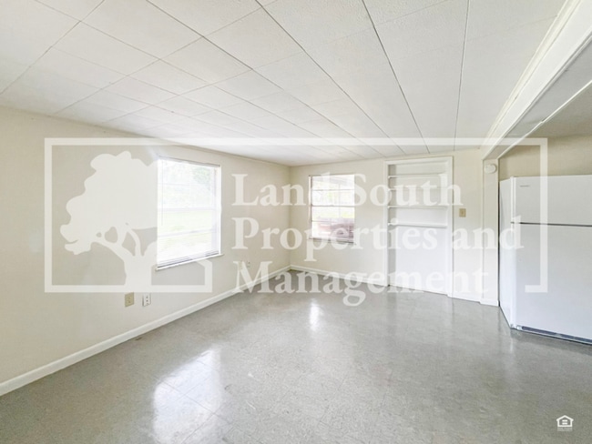 Photo - 1030 Lakewood Ct