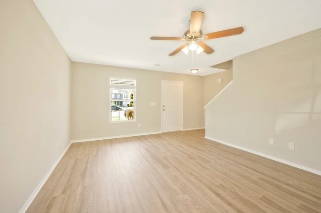 Photo - 2888 Creekbend Dr