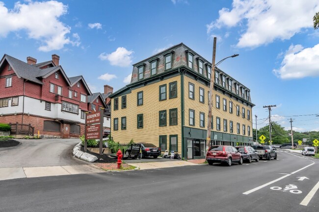 Photo - 2 Charles St