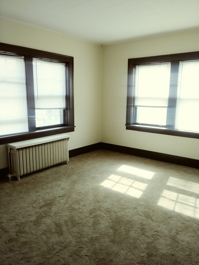 Photo - Carlton Apartments