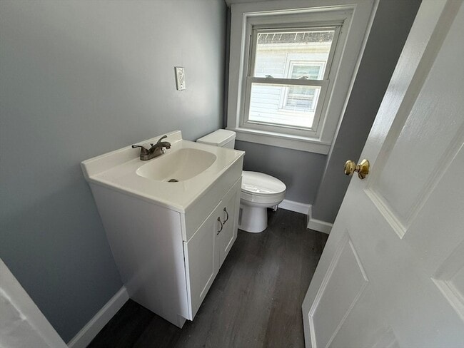 Photo - 410-412-412 Court St Unit 410