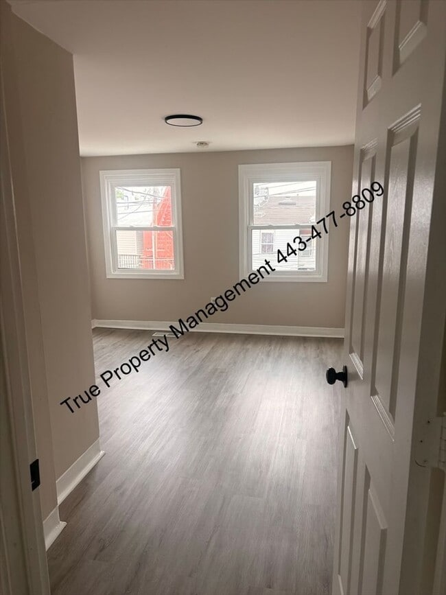 Photo - 121 N Bradford St