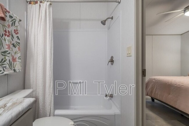 Photo - 203 Sugar Maple Ln