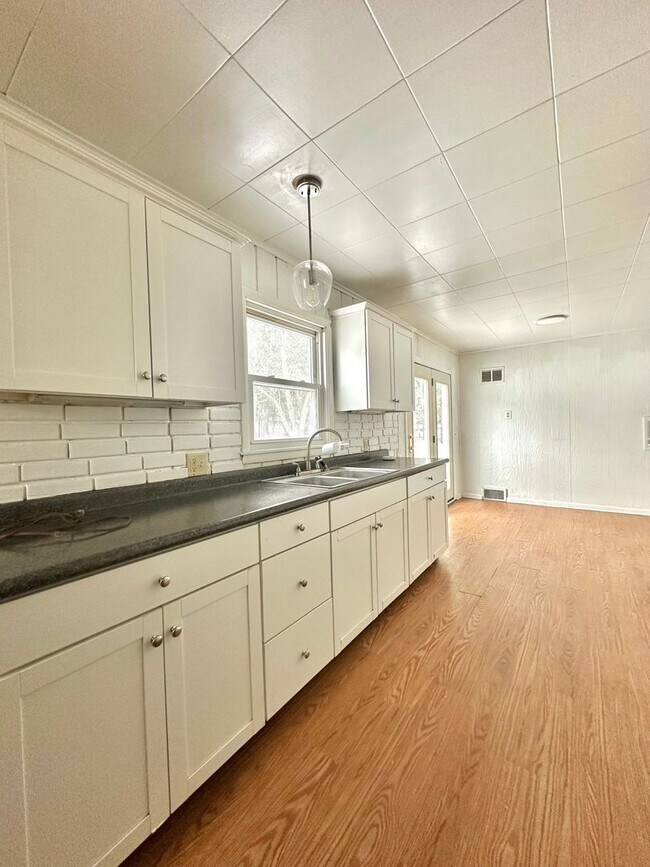 Photo - 833 Westmoreland Ave