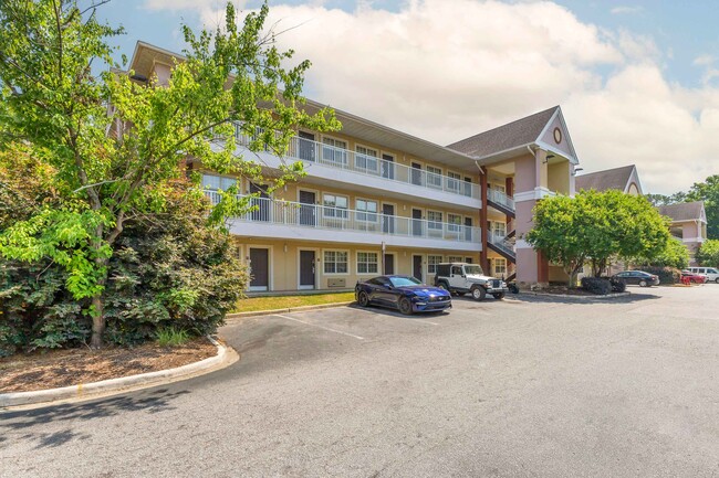 Furnished Studio-Columbia - West - Interstate 126