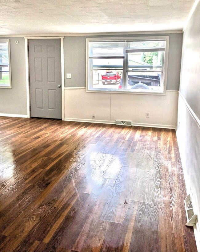 Photo - 2506-2510 Oriole Unit 2510