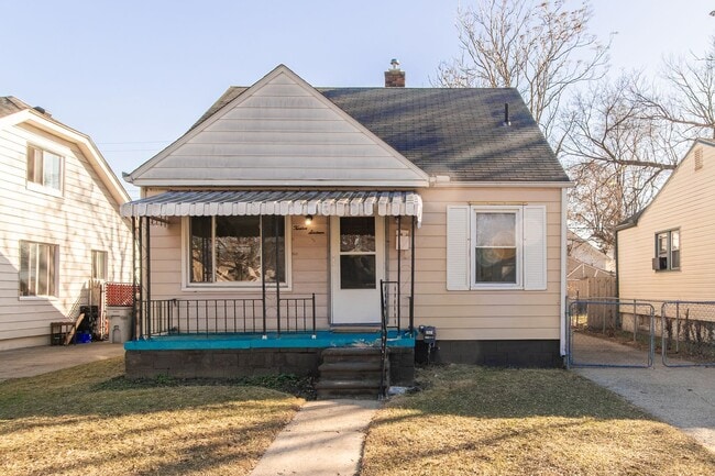 Building Photo - Charming Hazel Park Bungalow with Renovated Kitchen & Fenced Yard