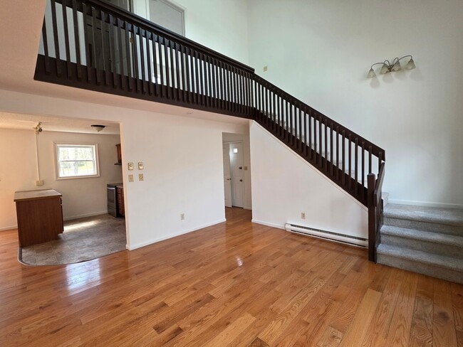 Photo - 362 Somerset Dr