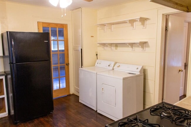 Photo - 2109 22nd St Unit Front