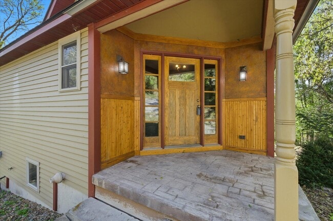 Photo - 102 N Gaw St