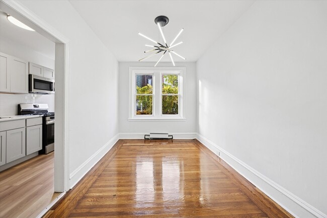 Photo - 5818 Addison St