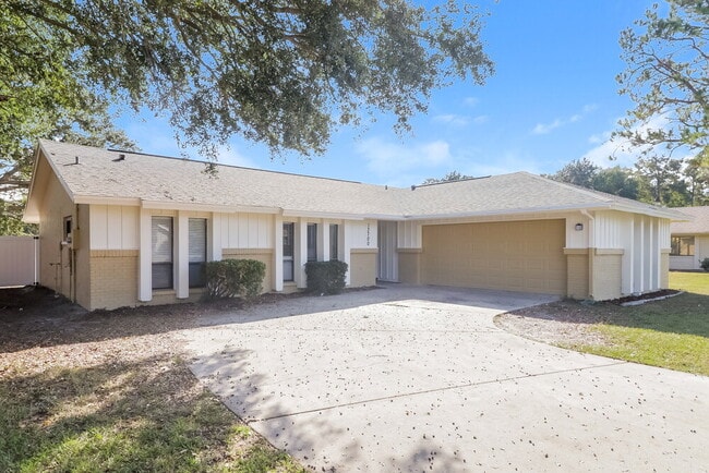 Photo - 13700 Whitby Rd