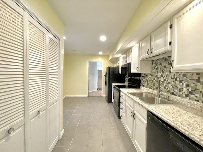 Photo - 1014 Scarlet Oak Ct S