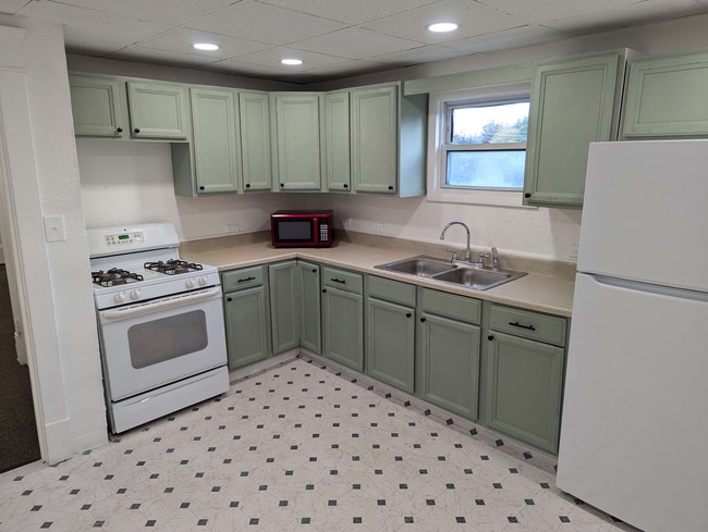 Photo - 1323 Oak St Unit Lower