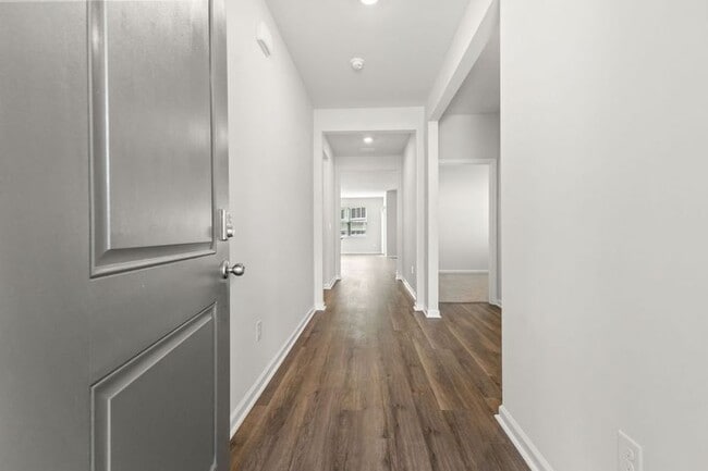 Photo - 1005 Sennema Cir