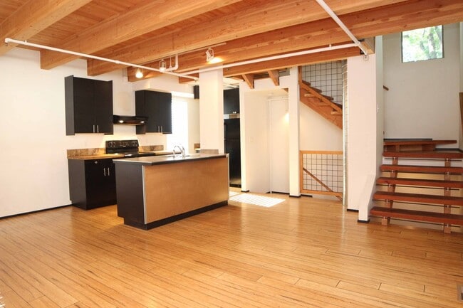 Photo - 318-320 W Myrtle Unit 318 #2