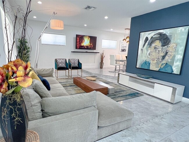 Photo - 200 NW 86th St