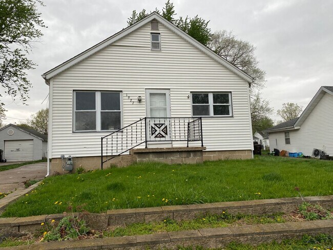 Photo - 1927 W Hudson St House