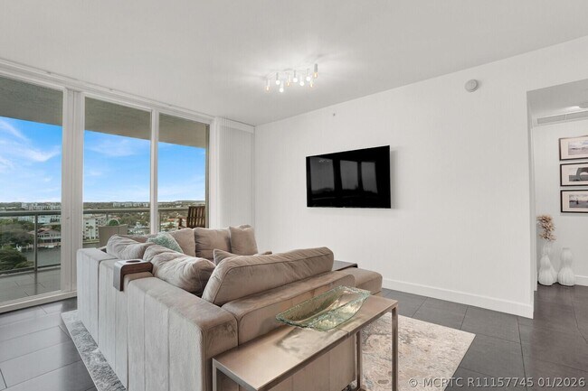 Photo - 1 N Ocean Blvd Unit 812