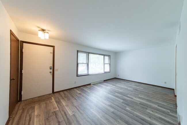 Living Room - 5312 Trafalger Pl