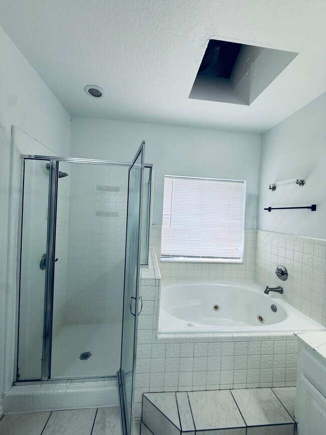 Photo - 18513 Chestnut Oak Dr