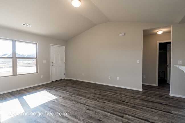 Photo - Cozy 4 Bedroom Elkins Home! Lots of upgrades!!
