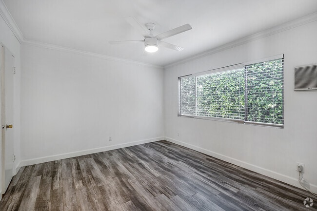 1BR, 1BA - 700SF - Bedroom