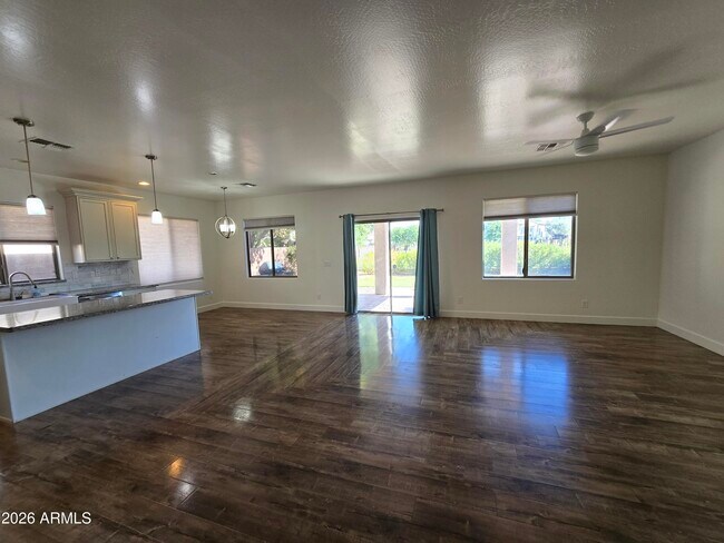 Photo - 1173 E Mary Ln
