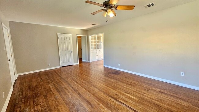 Photo - 919 W 6th St