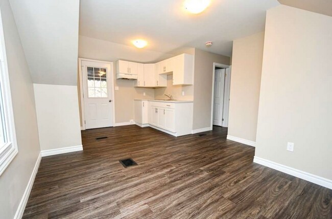 Photo - 310 Mason Ave Unit B