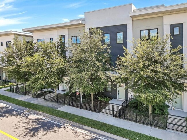 Photo - 212 E Pineloch Ave