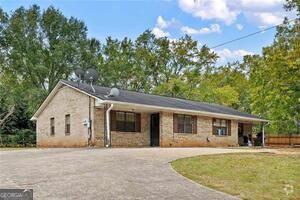 Building Photo - 1085 Eastview Rd NE Rental