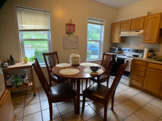 37 Winthrop St Unit 2