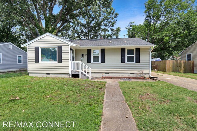 3 br, 2 bath House - 723 Woodfin Rd - 3 br, 2 bath House - 723 Woodfin Rd