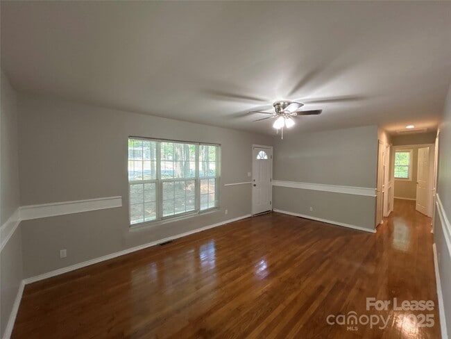 Photo - 2818 Ravencroft Dr