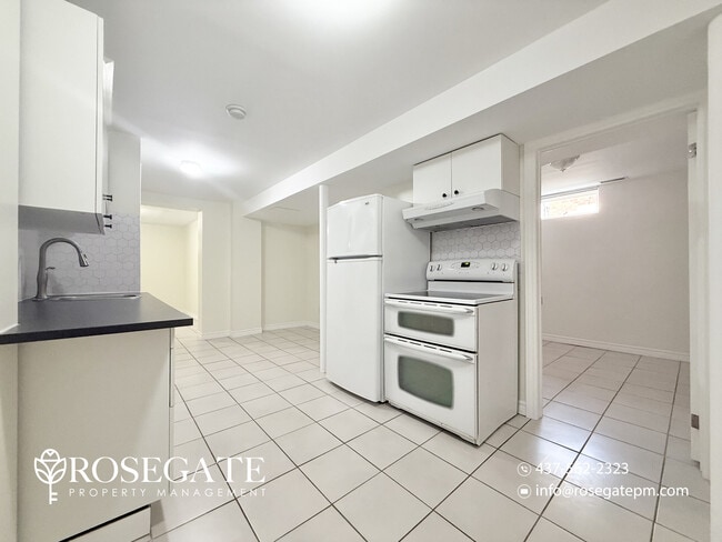 Building Photo - All-Inclusive 2-Bedroom + Den Basement Apartment – Scarborough Unit 2