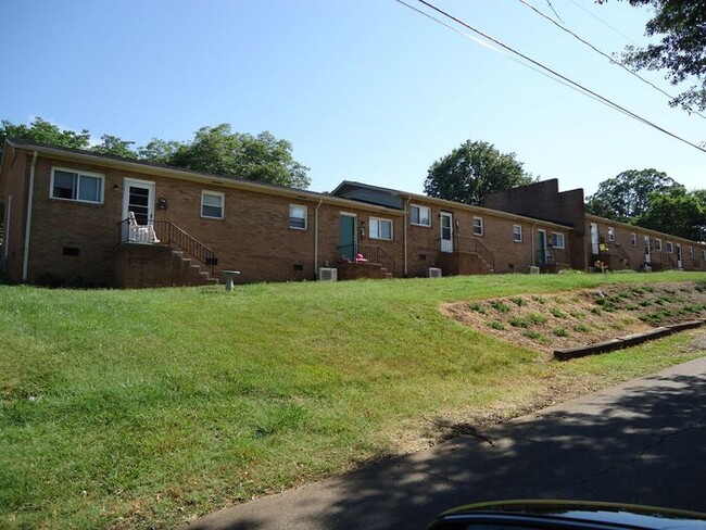 2BD/1BA Townhome In Hickory - 2BD/1BA Townhome In Hickory