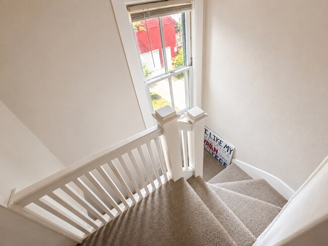 Photo - 1034 Jenifer St Unit 1034-3