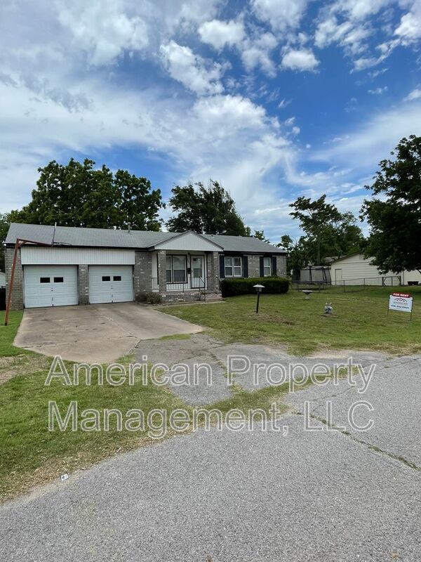 Photo - 523 E Duncan St