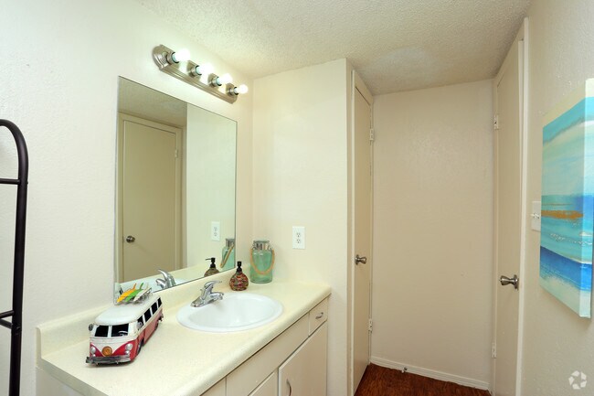 1BR - Bathroom