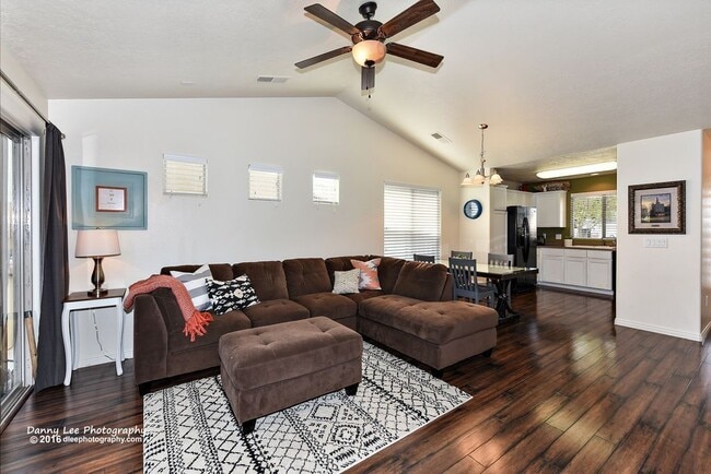 Photo - 2605 E Hilltop Ledge Dr