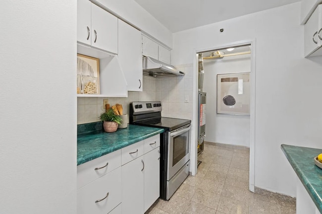 Photo - 2462 Rowntree Way