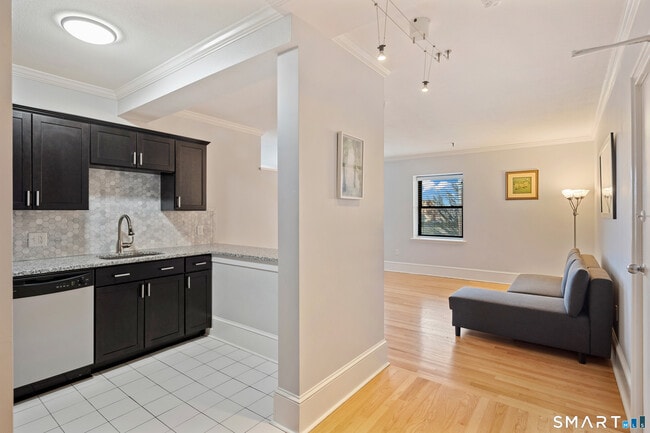 Photo - 32 Haviland St Unit 308